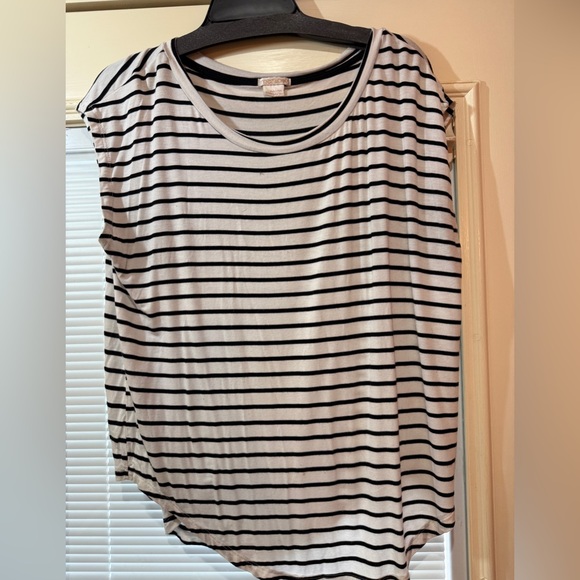 Striped Black and White Women's Scooped Neck Top - Picture 1 of 3